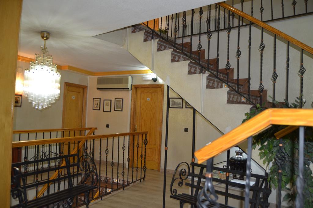 Hostal Don Juan I Alcalá de Henares Exteriér fotografie