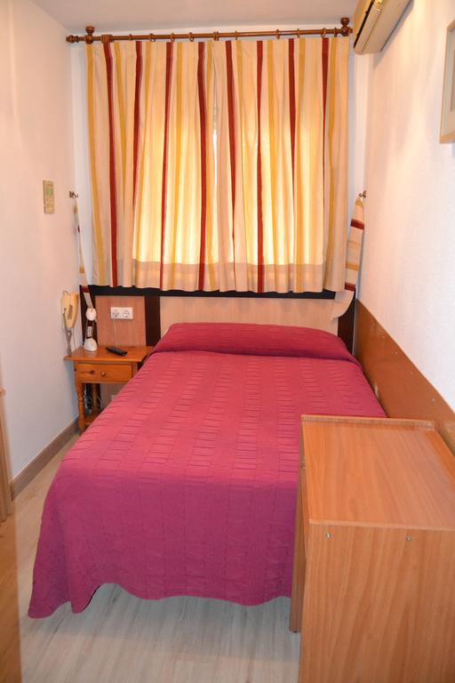 Hostal Don Juan I Alcalá de Henares Exteriér fotografie