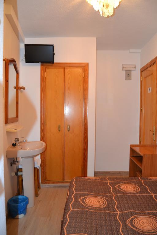Hostal Don Juan I Alcalá de Henares Exteriér fotografie